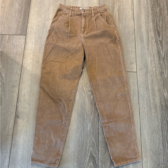 Hollister Ultra High Rise Straight Tan corduroy  Pants size 1 - Picture 1 of 4